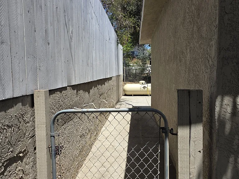 215 Almond St — Photo 27