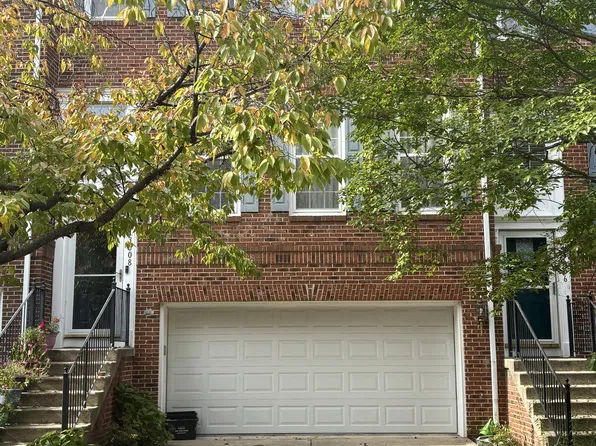 13008 Rose Petal Cir, Herndon, VA 20171
