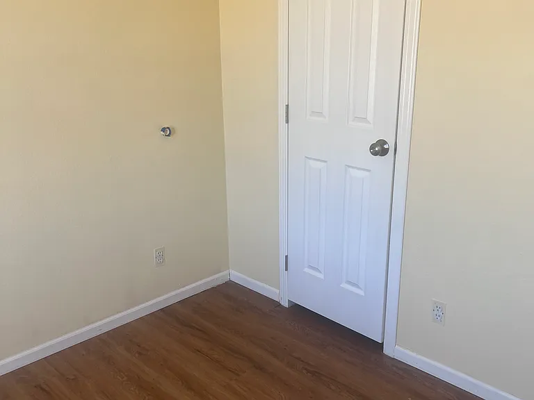 2451 W Adkisson St — Photo 2