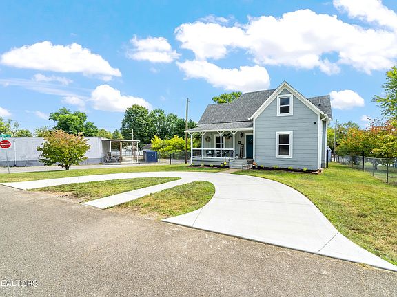 3rd image of 808 Hiawassee Ave