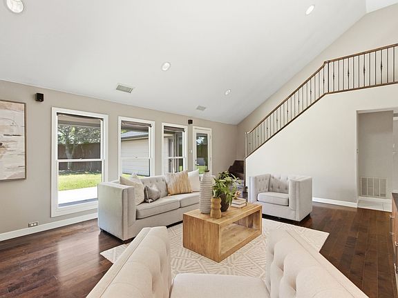 2nd image of 237 Woodcrest Dr