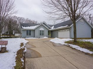 2200 W Grays Ln, Oak Creek, WI