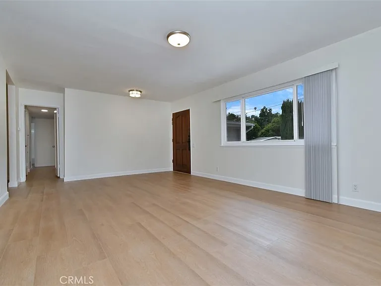 7006 Helmsdale Rd — Photo 9