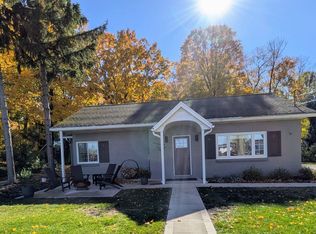 1674 S Shore Dr, Holland, MI
