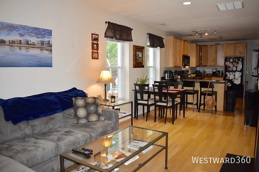 2 bed, $2,550 — Photo 3