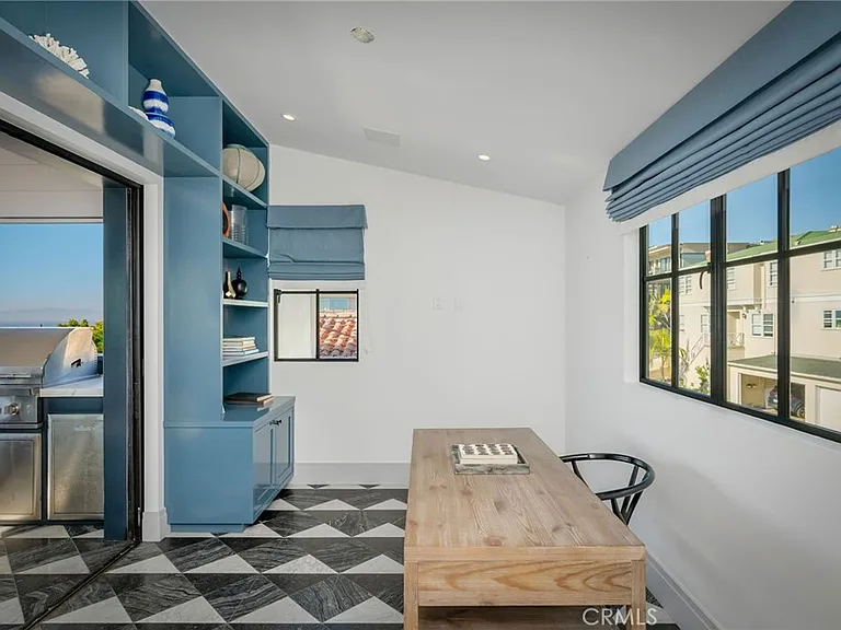 2903 Manhattan Ave — Photo 18