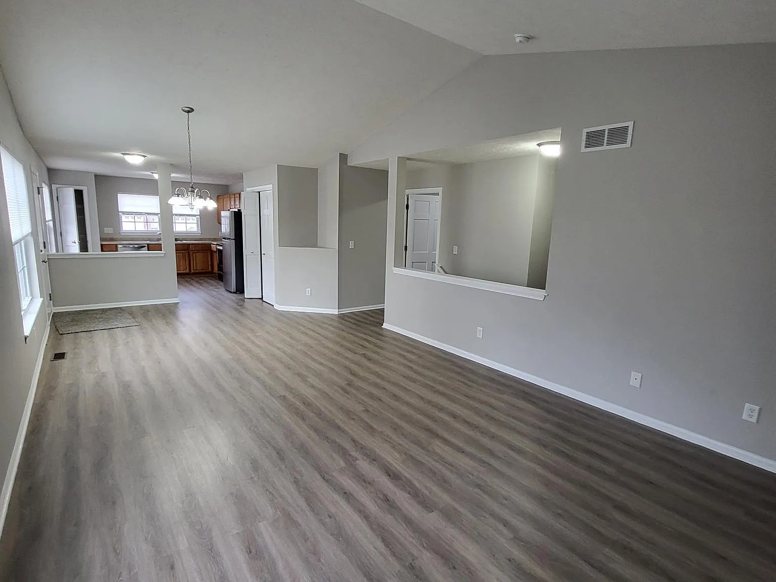 2 bed, 1285 sqft, $1,950 — Photo 4