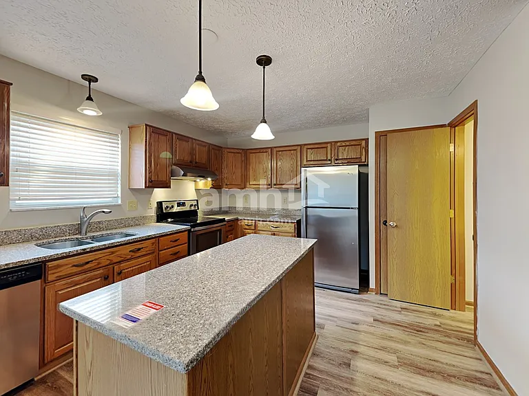 1129 Oslo Pass — Photo 4