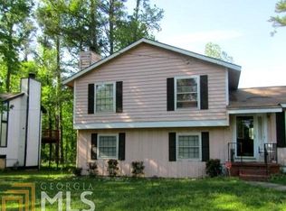 581 Raintree Dr, Jonesboro, GA 30238