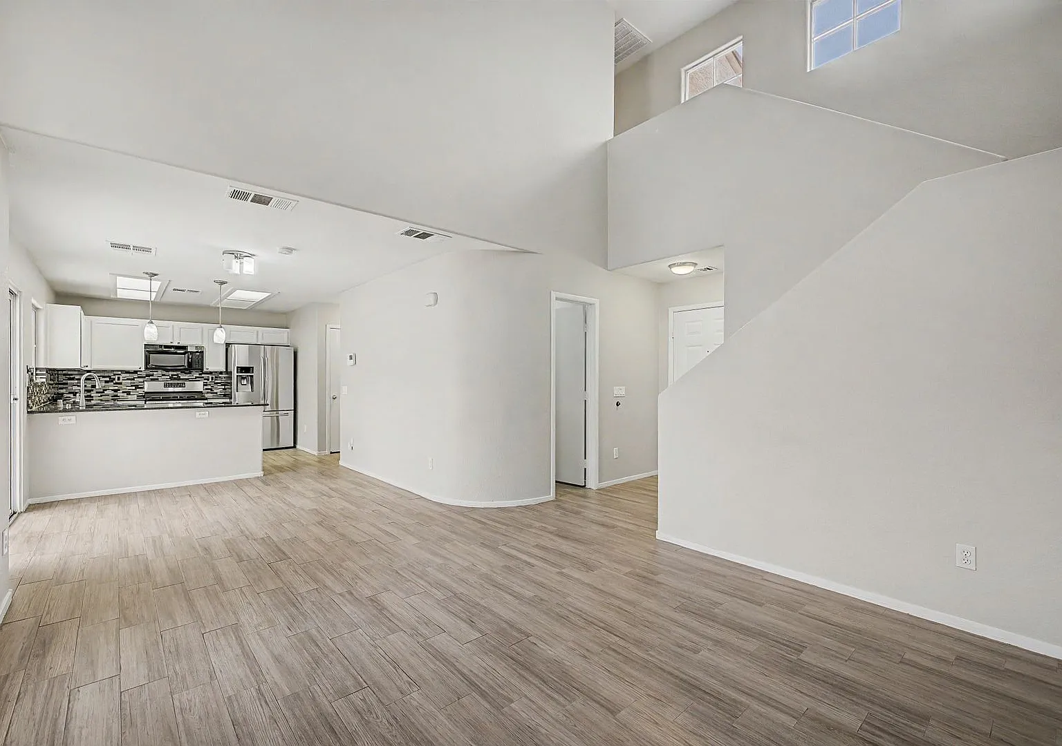 3-Bedroom home in the Northwest near both Air Force bases! — Photo 3