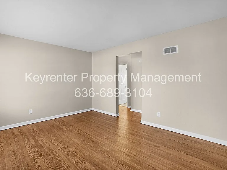 236 S Cadillac Dr — Photo 4