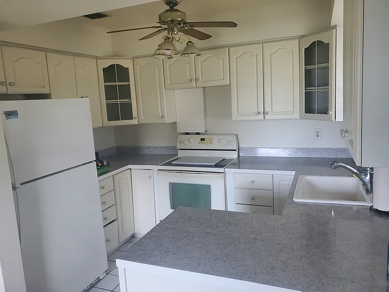 2097 Jessamine Ct — Photo 3