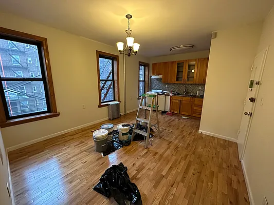 Rented by Premier Metro Realty Corp | media 6