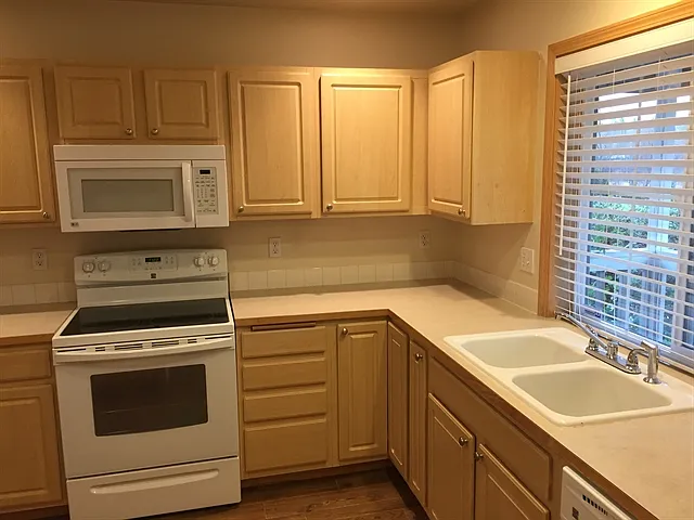 12222 4th Avenue Ct E — Photo 3