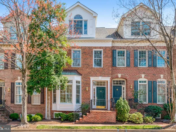2171 N Pierce St, Arlington, VA 22209