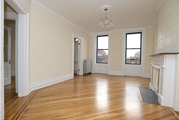 Rented by Space Real Estate | media 12