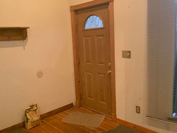 2nd image of 2219 Rowan St