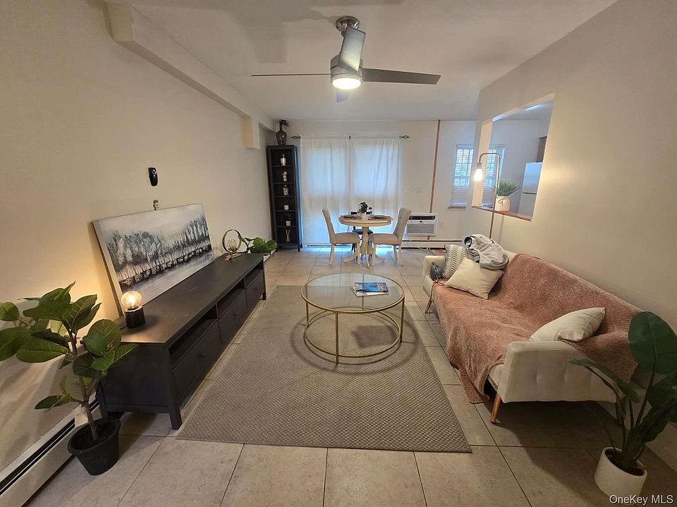 2nd image of 120-11 Cove Court #89