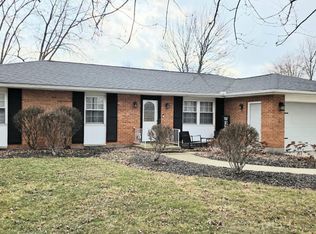 821 Poppy Dr, Wapakoneta, OH 45895