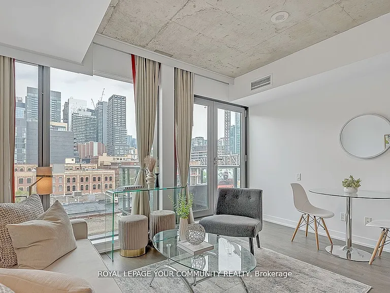 560 King St W #510 — Photo 4