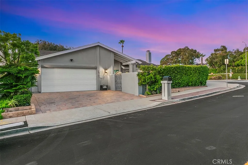 5 bed, 2006 sqft, $7,300 — Photo 1