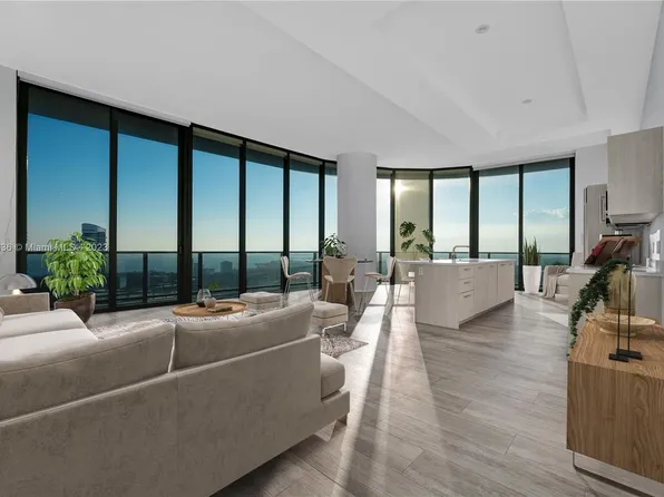 45 SW 9th St APT 4806, Miami, FL 33130