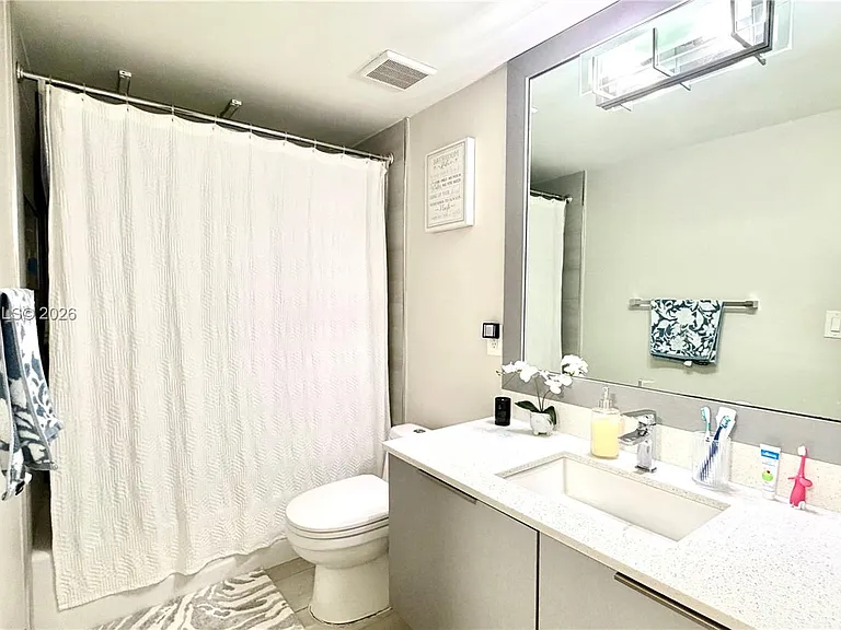 8323 Lake Dr #402 — Photo 5