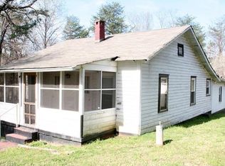 90 Elm St, Tryon, NC 28782