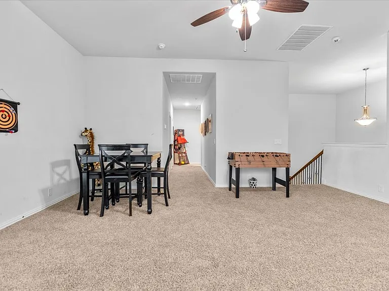 2760 Richard St — Photo 21