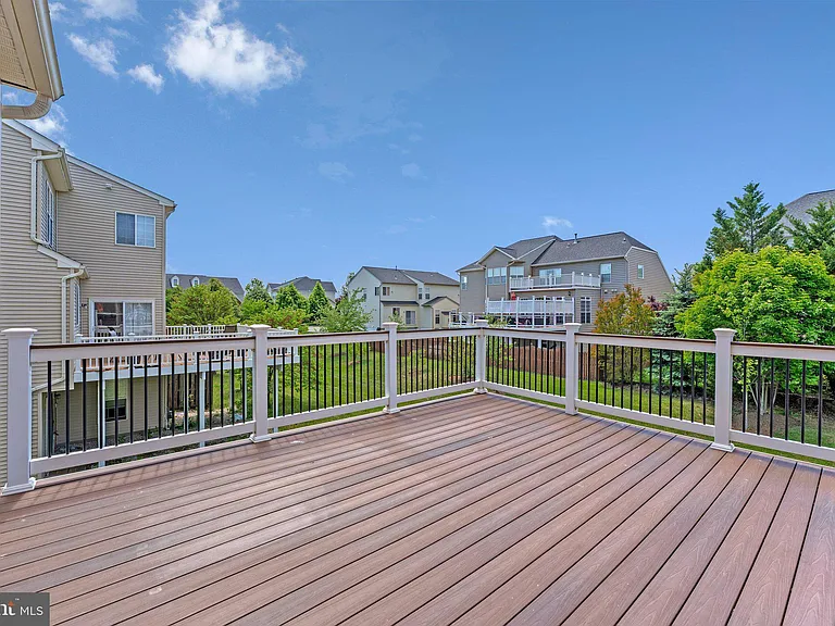 22247 Waterberry Ter — Photo 16