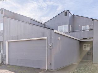 17610 NW Rolling Hill Ln, Beaverton, OR