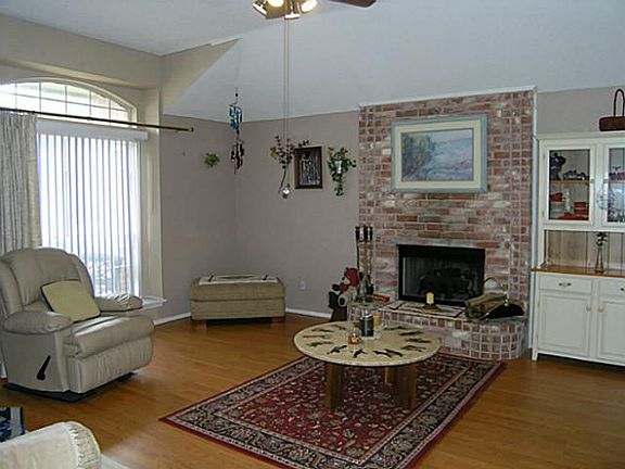 2nd image of 5222 Livermore Dr