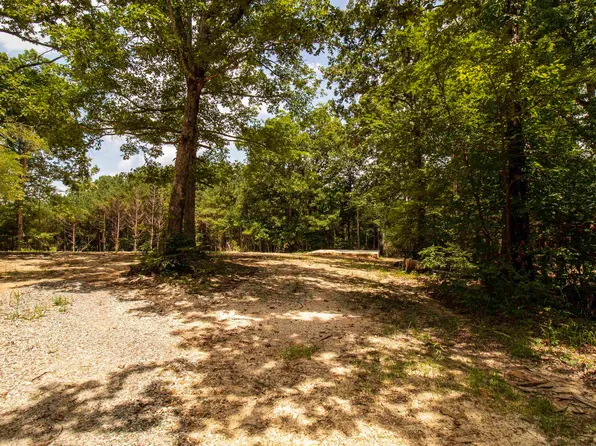 441 Roberts Rd, Pinson, TN 38366