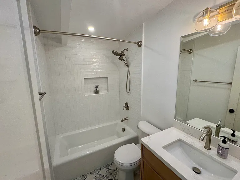 110 Paseo De La Concha #D — Photo 19