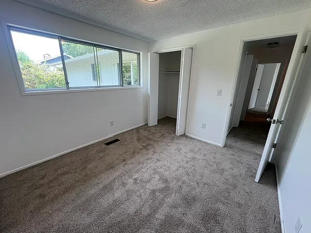 825 NW 21st Ave — Photo 19