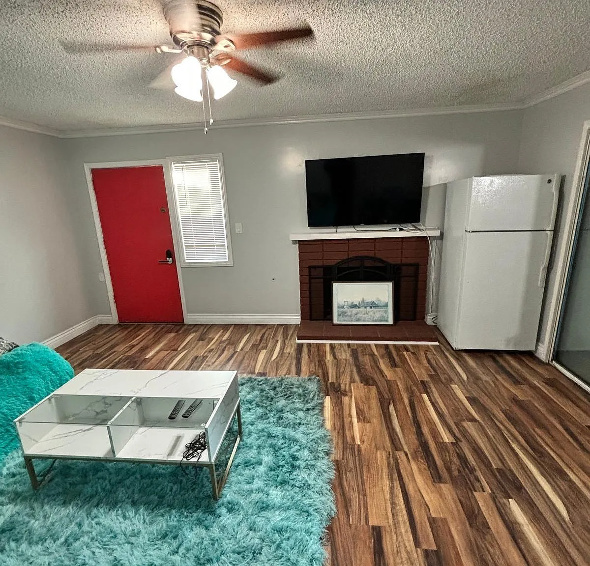 2 bed, 1500 sqft, $1,600 — Photo 2