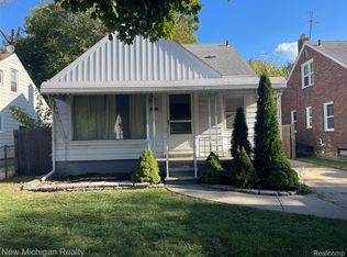 20221 Washtenaw St, Harper Woods, MI 48225