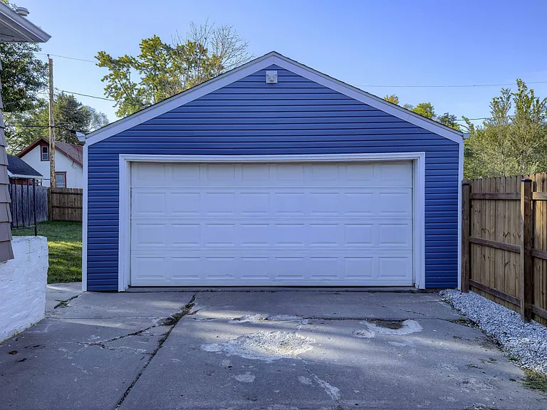 6619 Emmet St — Photo 4