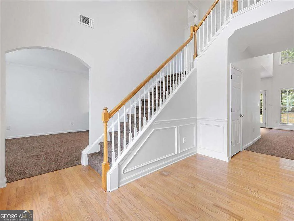 5 bed, 3.0 bath, $2,500 — Photo 3
