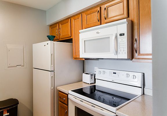 3rd image of 816 1st Ave N