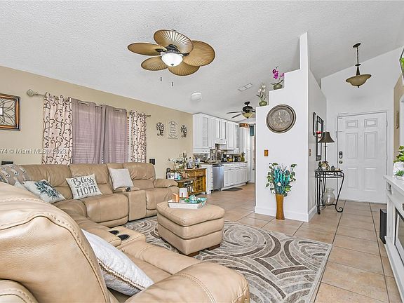 4th image of 2431 Quail Hollow Ave