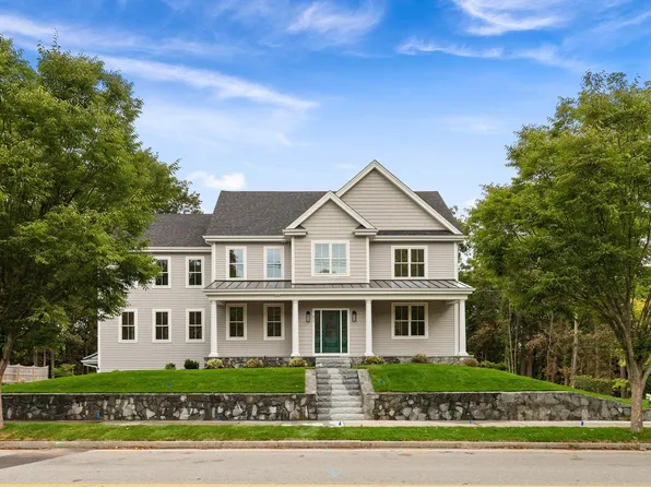 472 Summer Ave, Reading, MA 01867