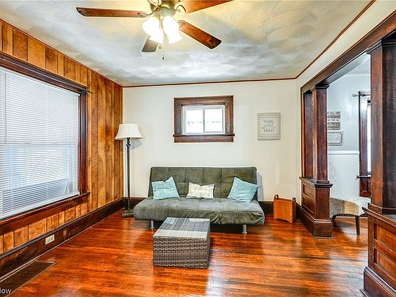 5th image of 121 Simon Dr