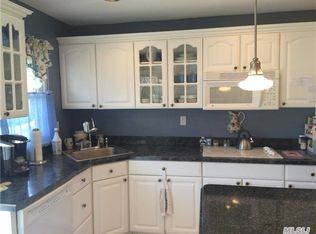 74 Enfield Ct UNIT B, Ridge, NY 11961