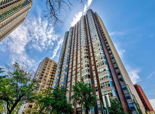 525 W Hawthorne Pl APT 1207, Chicago, IL 60657