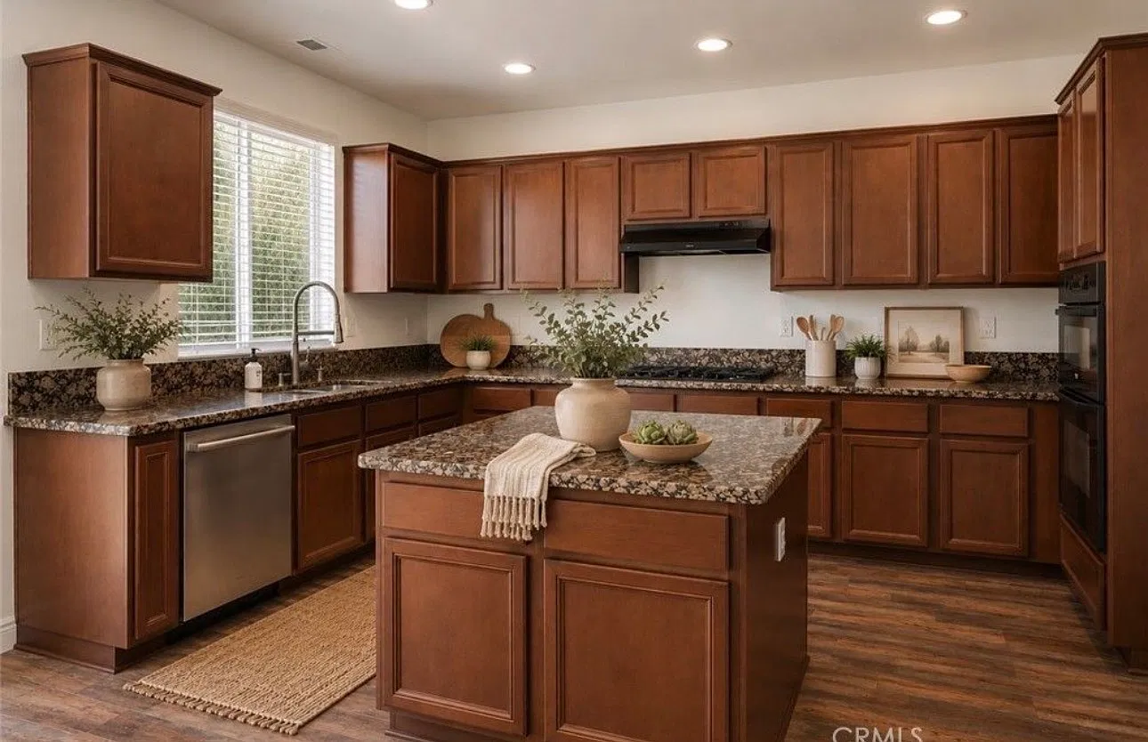4 bed, 2717 sqft, $4,250 — Photo 2