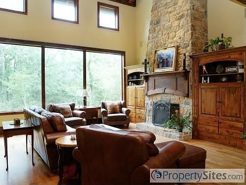 5th image of 4411 Regal Oaks Dr