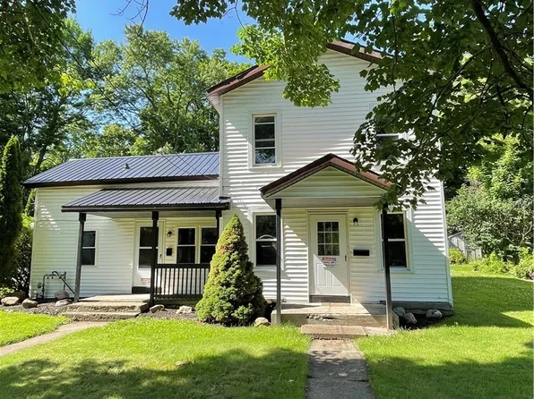 43 Union St, Gowanda, NY 14070