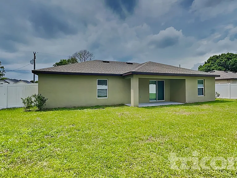 57 Pilgrim Dr — Photo 15