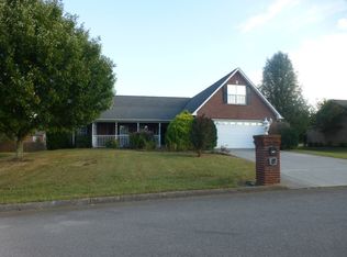 2118 Spalding Dr, Maryville, TN 37803